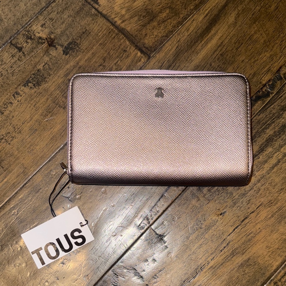 TOUS Metallic Rose Zip-Around Wallet - Picture 2 of 9